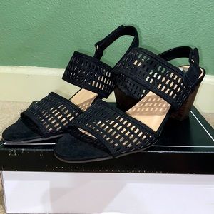 💕👠Simply Styled 1-inch heels